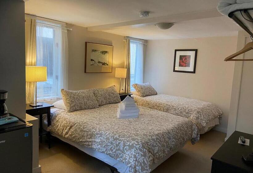 家庭间, Douglas Guest House