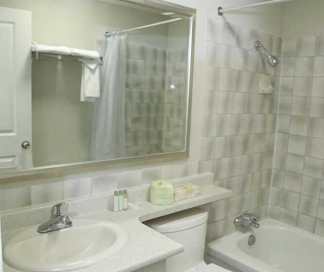 Номер Deluxe, Fraser Inn