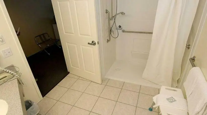 身障者適用シングルルーム, Lakeland Inn