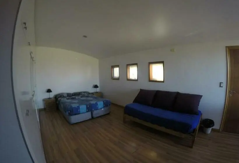 اتاق لوکس, Lemuria Hostel