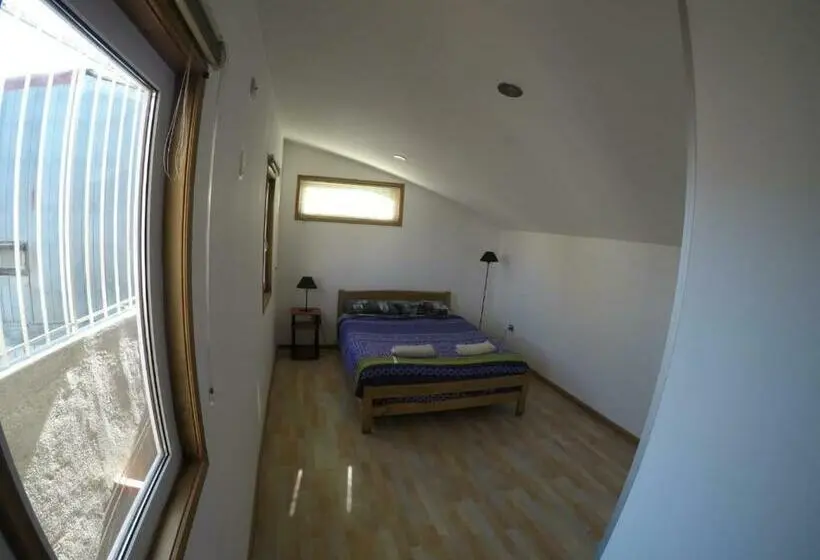 اتاق استاندارد, Lemuria Hostel