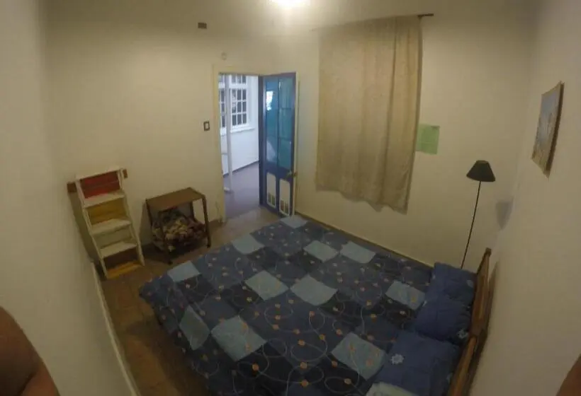 اتاق استاندارد با سرویس بهداشتی مشترک, Lemuria Hostel