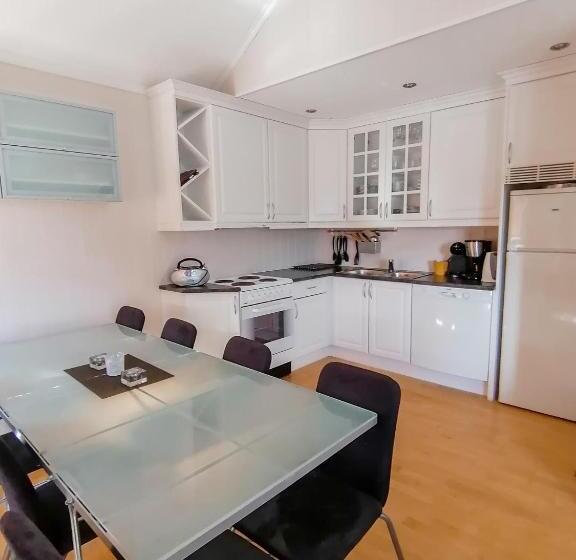 Апартаменты 2 Спальни Вид на Море, Tregde Ferie