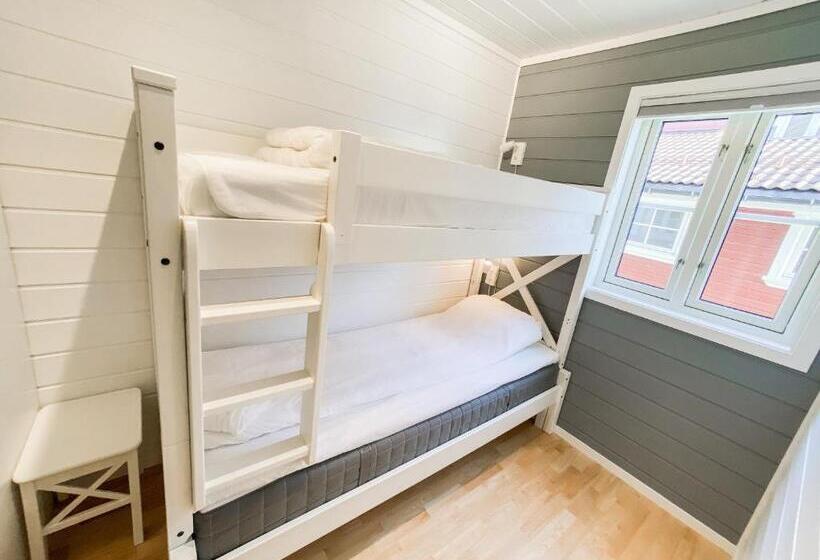 1 Bedroom Apartment Lake View, Tregde Ferie