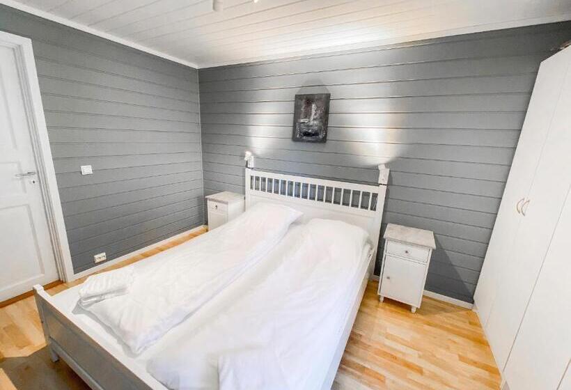 1 Bedroom Apartment Lake View, Tregde Ferie