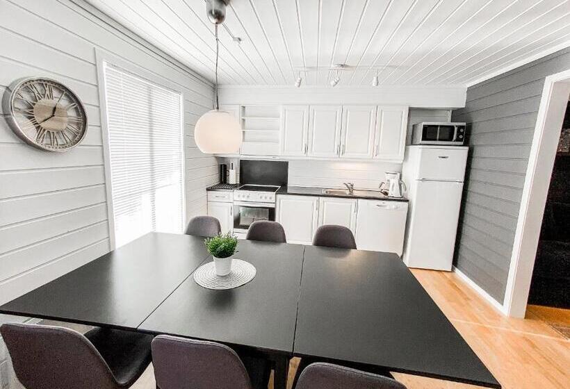 1 Bedroom Apartment Lake View, Tregde Ferie