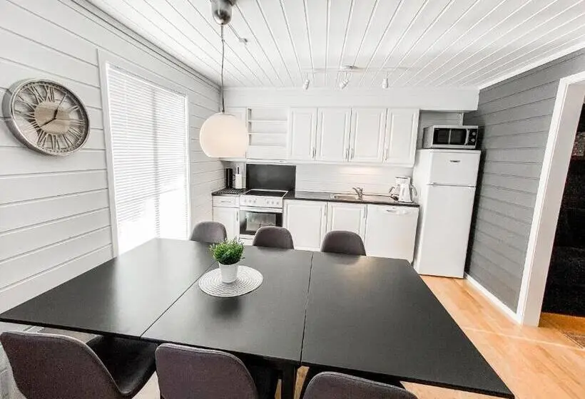 1 Bedroom Apartment Lake View, Tregde Ferie