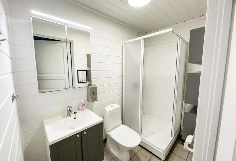 1 Bedroom Apartment Lake View, Tregde Ferie