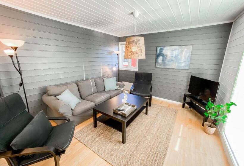 1 Bedroom Apartment Lake View, Tregde Ferie