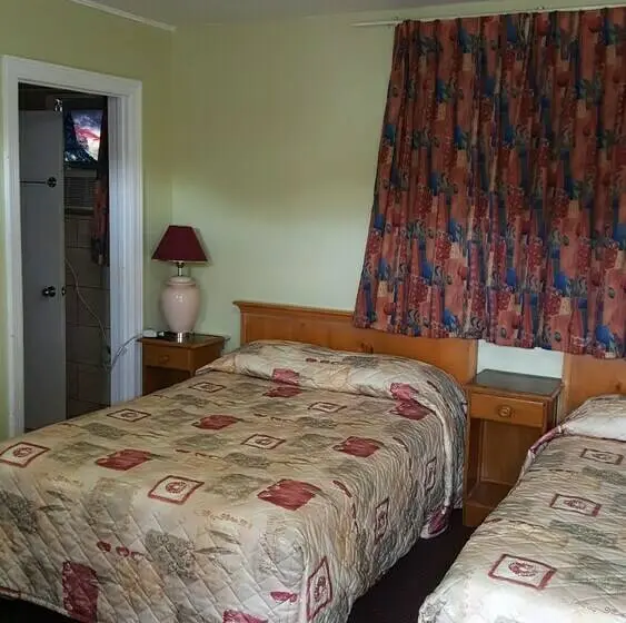 ２ダブルベッドのスタンダードルーム, Maples Motel