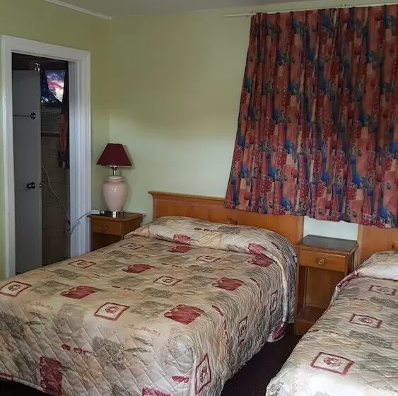 ２ダブルベッドのスタンダードルーム, Maples Motel