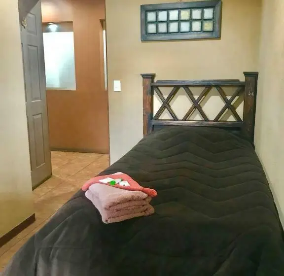اتاق استاندارد یک نفره, Melrost Airport Bed & Breakfast