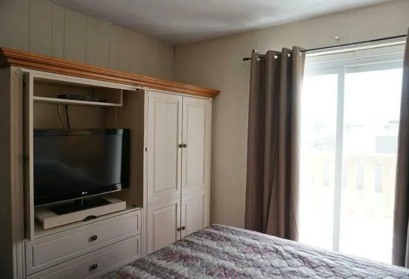 Perhehuone, Sand Castle Suites Motel