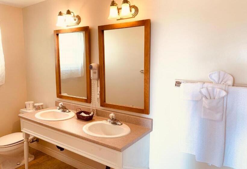 غرفة ديلوكس سرير كينج, The Cavendish Motel