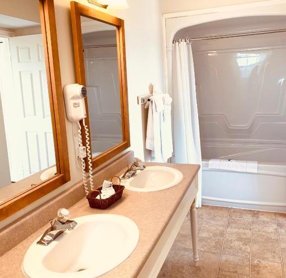 غرفة ديلوكس سرير كينج, The Cavendish Motel