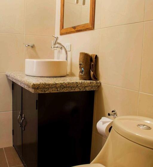 اتاق لوکس با چشمانداز استخر, Tuzco Lodge