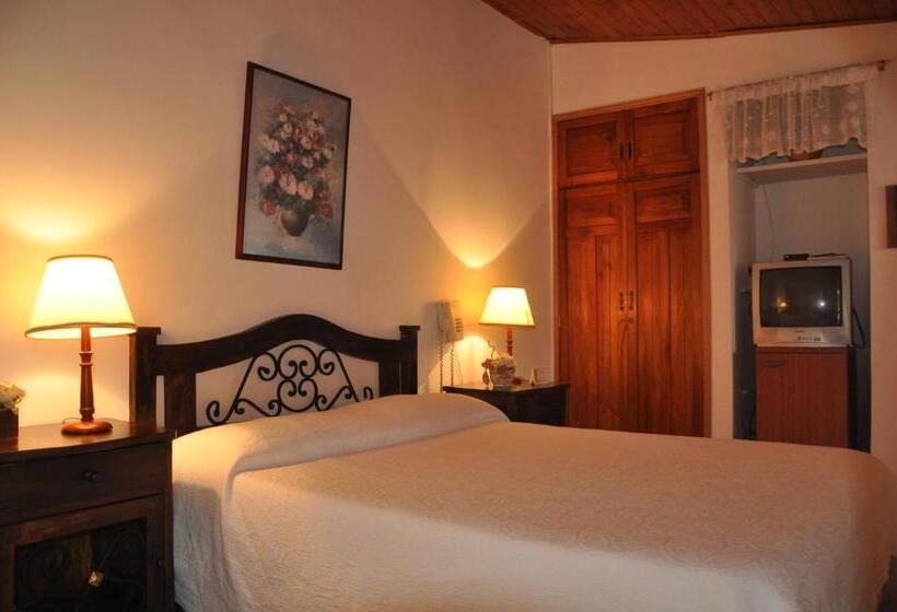 Háromágyas Deluxe Szoba, Finca Machangara