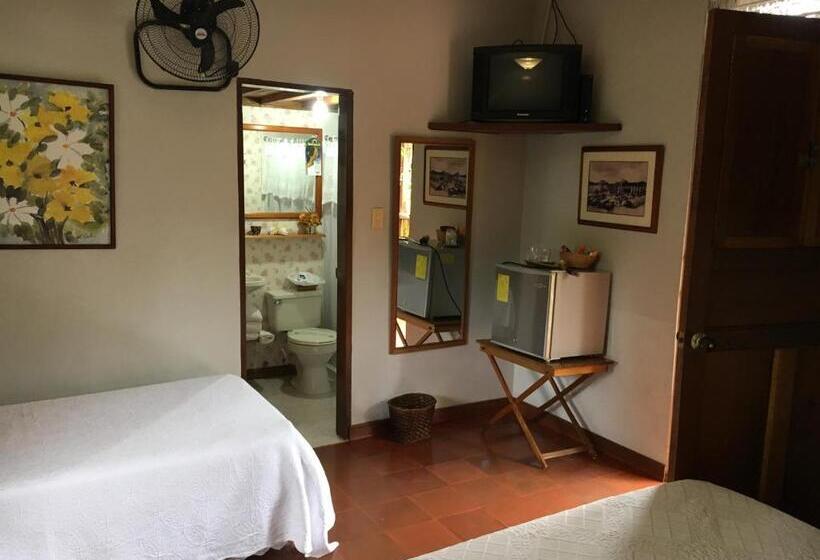 Háromágyas Deluxe Szoba, Finca Machangara