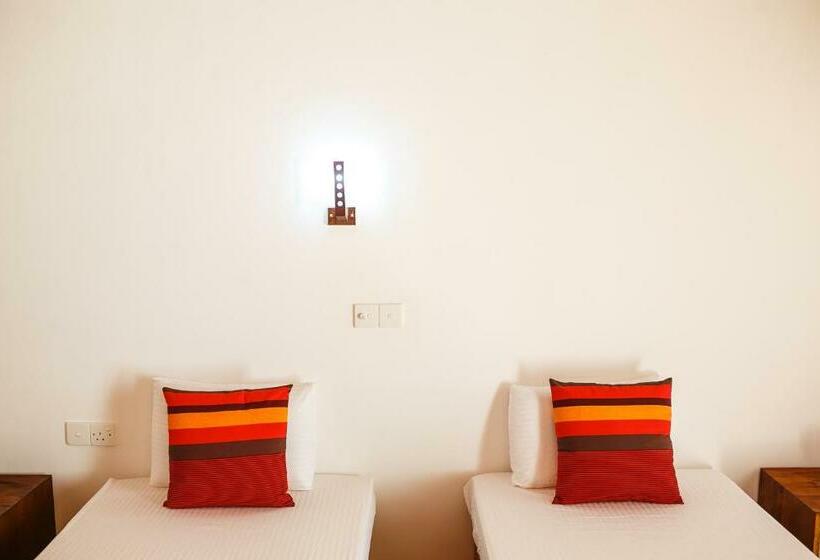 Standard Værelse, Hostel First Mirissa