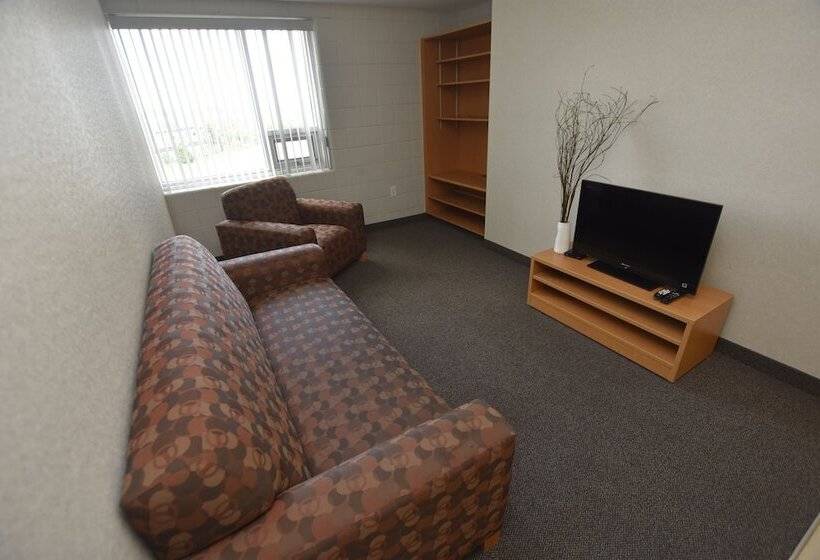 جناح 4 غرف نوم, Residence & Conference Centre   London