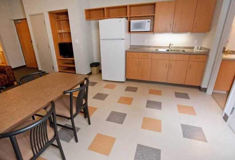 جناح 4 غرف نوم, Residence & Conference Centre   London