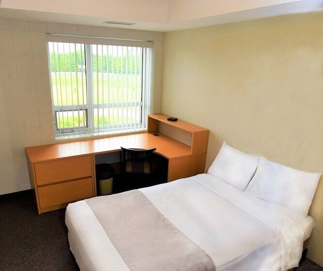 جناح 4 غرف نوم, Residence & Conference Centre   London