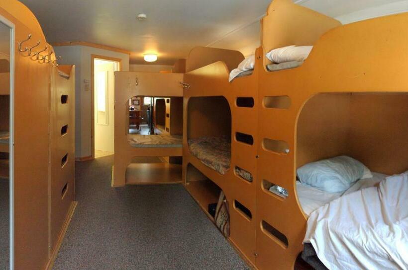 공동 객실, Hi Castle Mountain Hostel