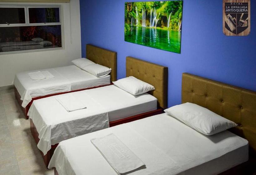 חדר משפתחתי סופריור, La Embajada Antioqueña