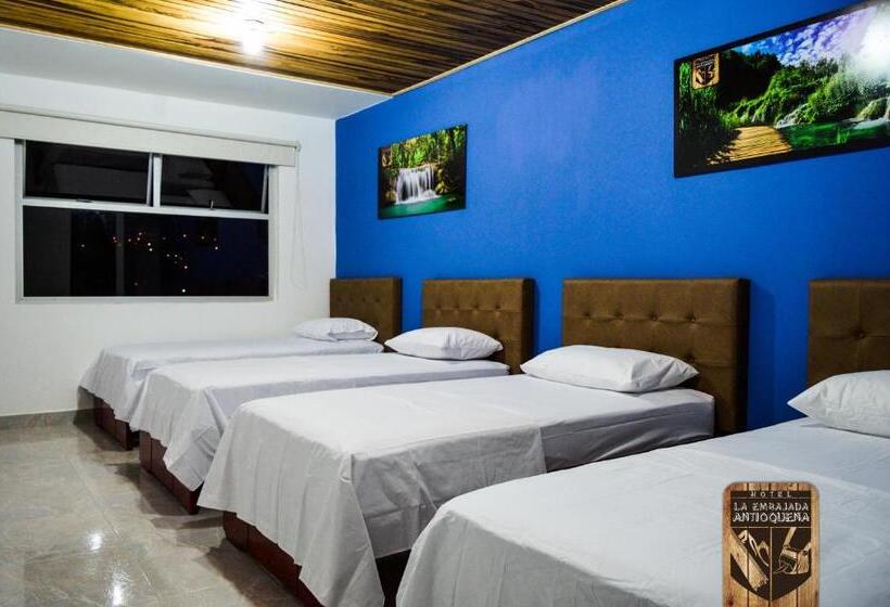 חדר משפתחתי סופריור, La Embajada Antioqueña