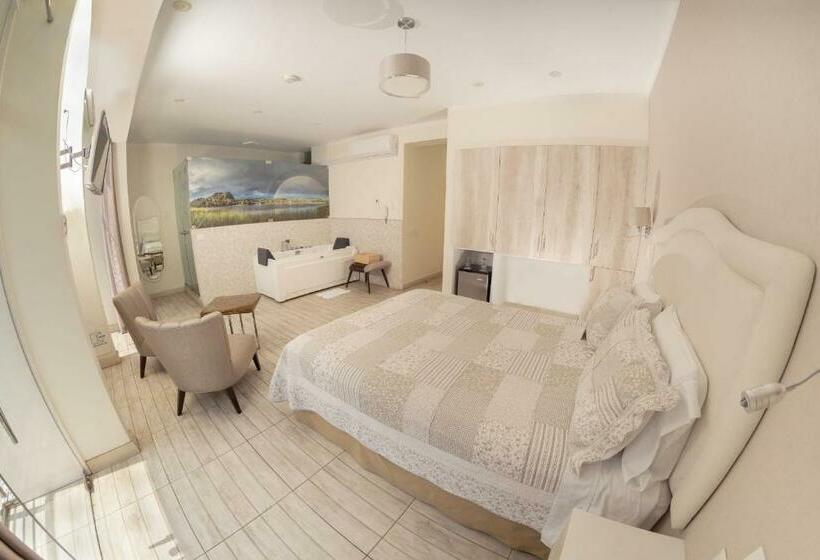 Люкс Кровать Кинг, Natural Green Lounge