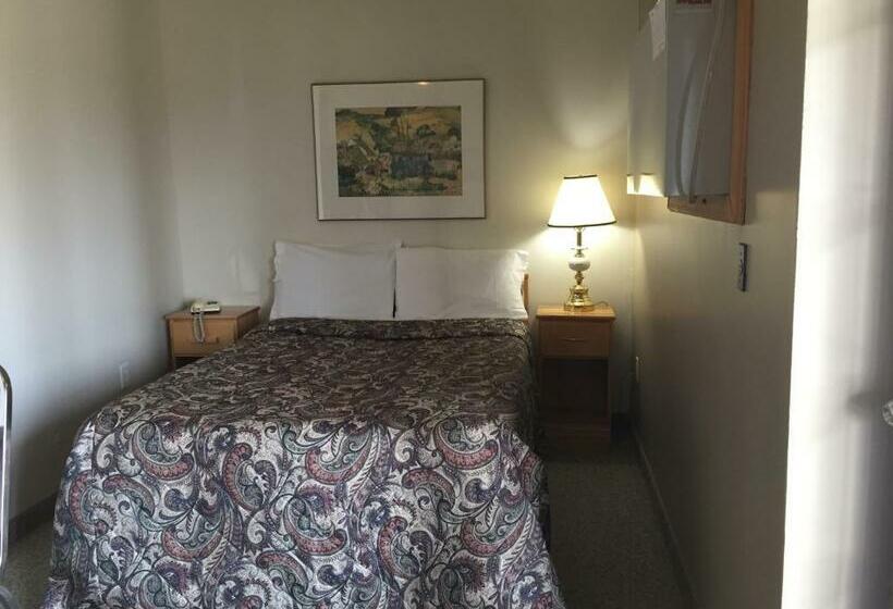 غرفه قياسيه سريرين مزدوجين, North Adventure Inn