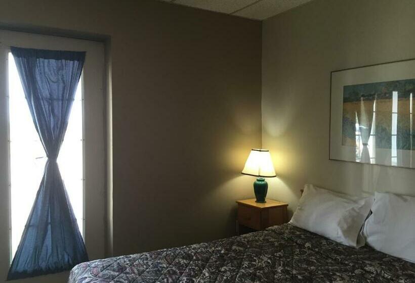 غرفه قياسيه سريرين مزدوجين, North Adventure Inn