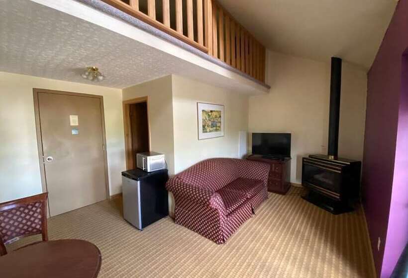 غرفه قياسيه سريرين مزدوجين, North Adventure Inn