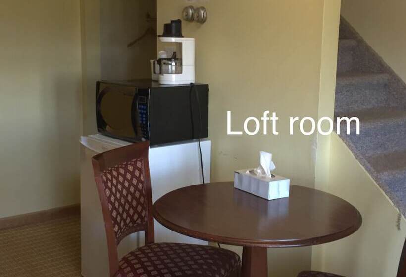 غرفه قياسيه سريرين مزدوجين, North Adventure Inn