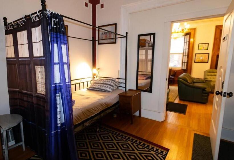 ルームシェアのワンベッド, Pring Guesthouse