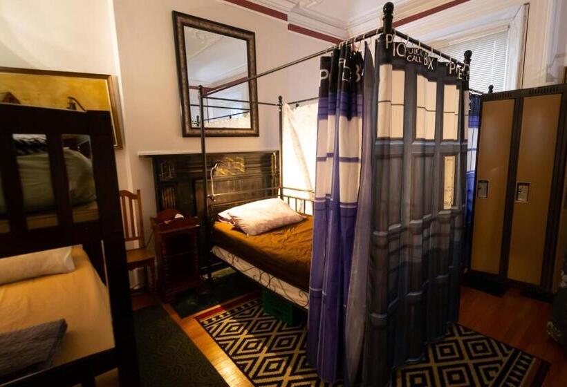 تختخواب در اتاق مشترک, Pring Guesthouse