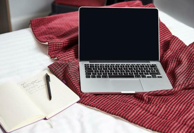 חדר סופריור, Yarnfield Park Training And Conference Centre