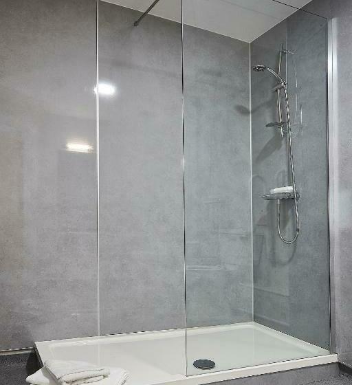 חדר סופריור, Yarnfield Park Training And Conference Centre