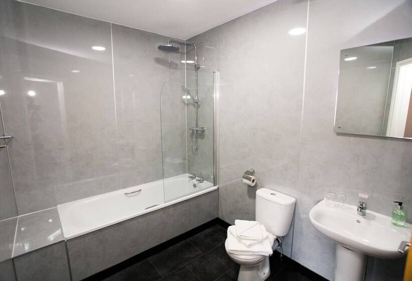 חדר סופריור, Yarnfield Park Training And Conference Centre