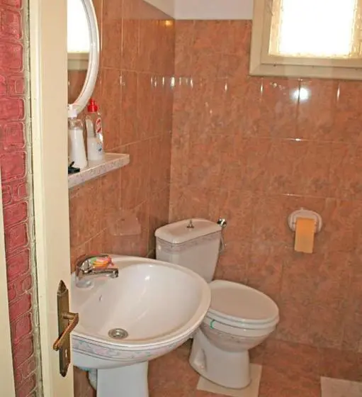 Standard Kolmen Hengen Huone Jaettu kylpyhuone, Helga House