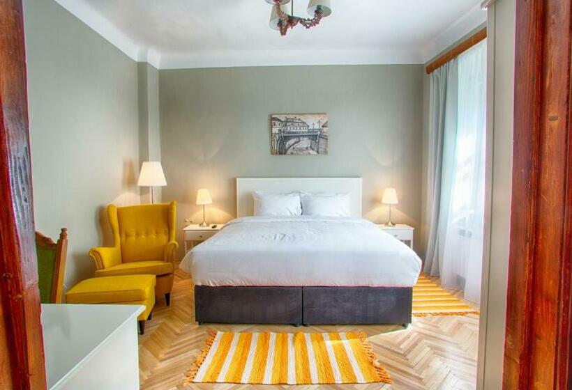 Номер Стандарт, Goldsmith