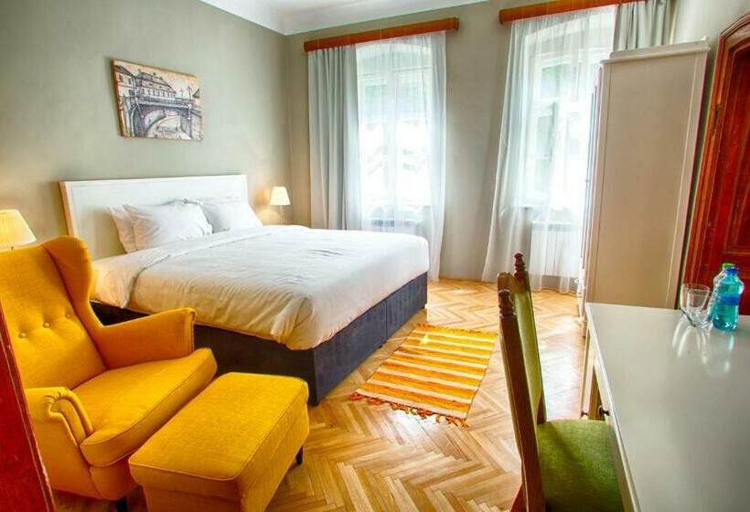 Номер Стандарт, Goldsmith