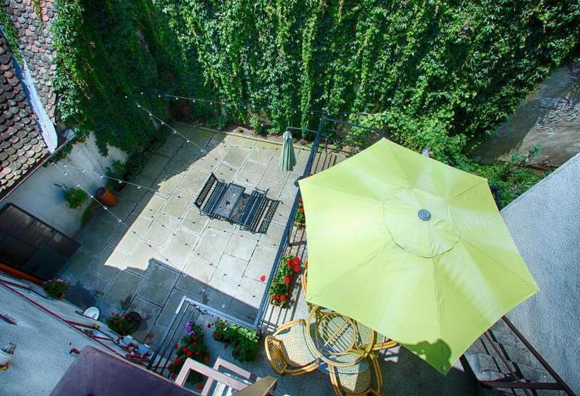 Номер Superior, Goldsmith