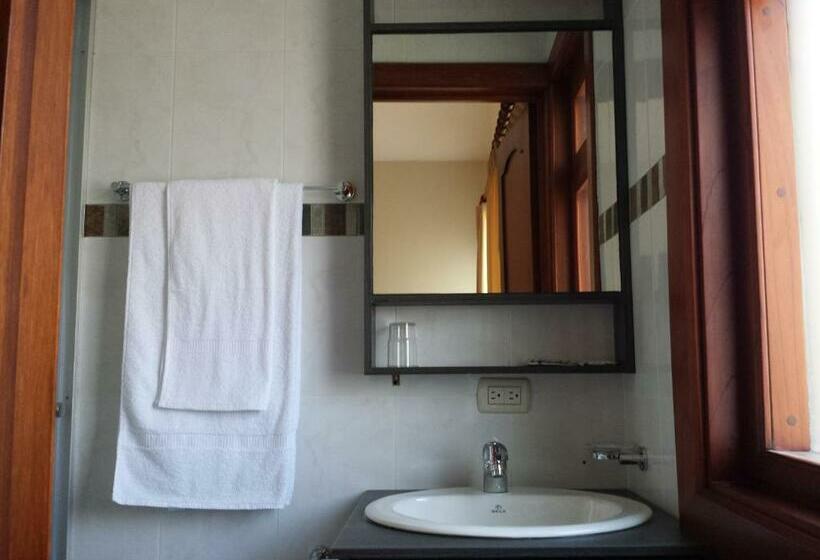 스탠다드 트리플 룸, Hostal Casa De Lidice