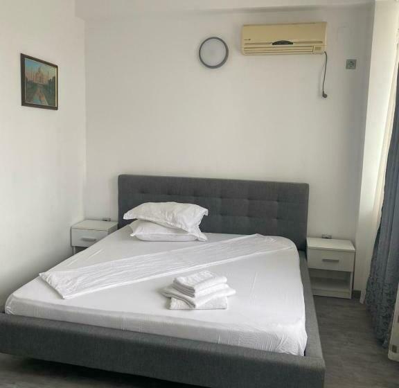 标准间, Paradox Movila