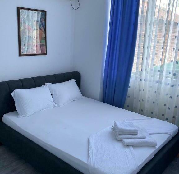 标准间, Paradox Movila