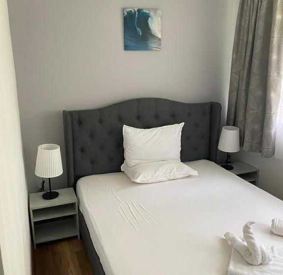 标准工作室带阳台, Paradox Movila