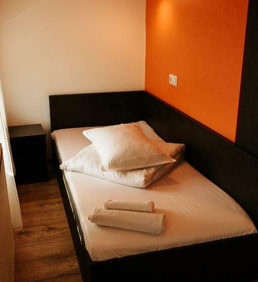 スタンダードルーム, Pensiunea Pictorilor