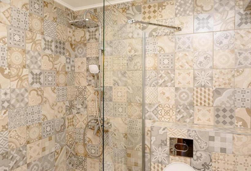 キングサイズベッドのスーペリアルーム, Pensiunea Pictorilor