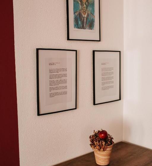 דירת חדר, Pensiunea Pictorilor